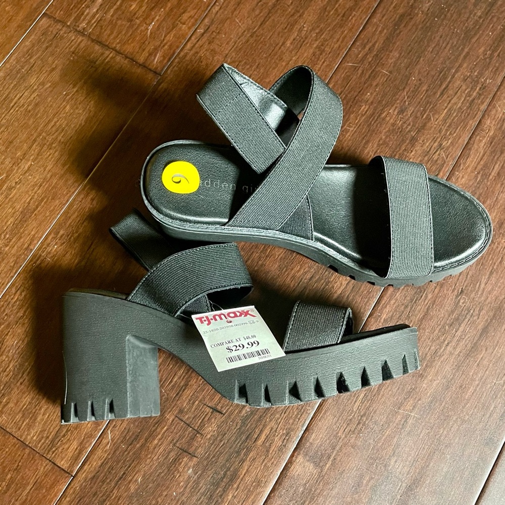 NWT - Madden Girl Black Platform Sandals